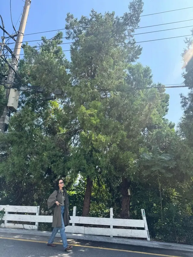 女優チェ・ジウ、路上でグラビアのような日常…まさに秋の女神02