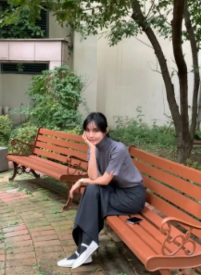 女優キム・ソヨン、スリムすぎて服がだぶだぶ？…洗練された都会的な美貌を公開