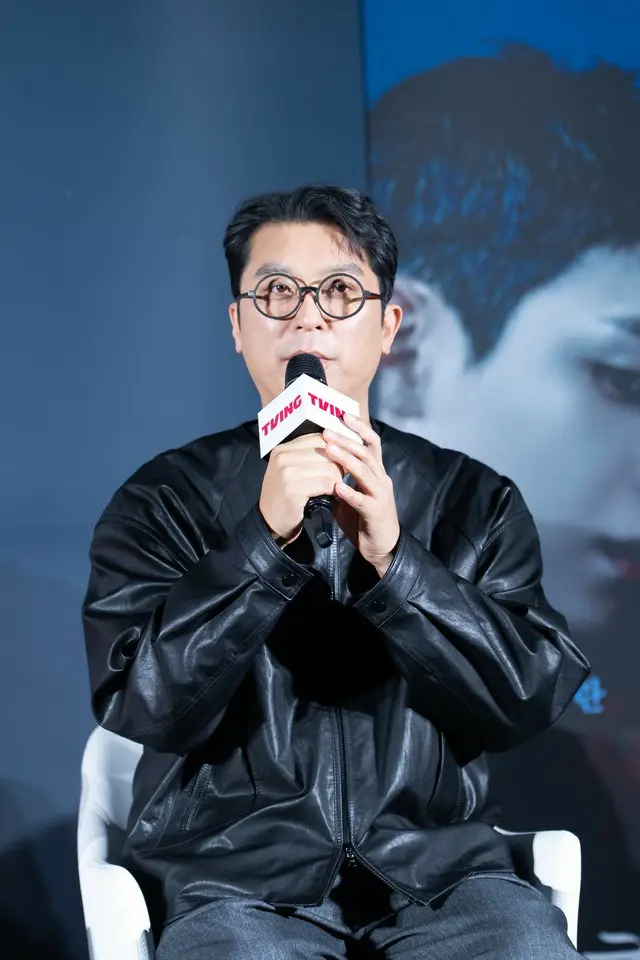 イ・ウンボク監督