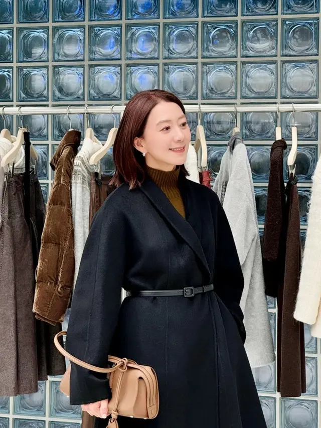 女優キム・ヒエ、生涯7号→5号サイズの「折れそうな足首」…ワナビー完売女の威厳