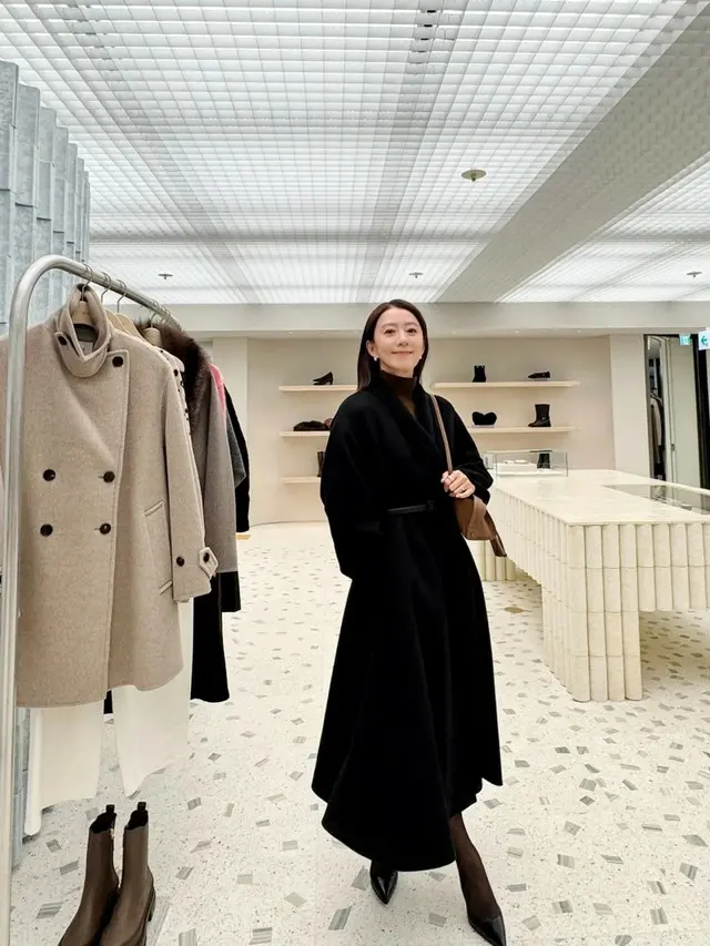 女優キム・ヒエ、生涯7号→5号サイズの「折れそうな足首」…ワナビー完売女の威厳