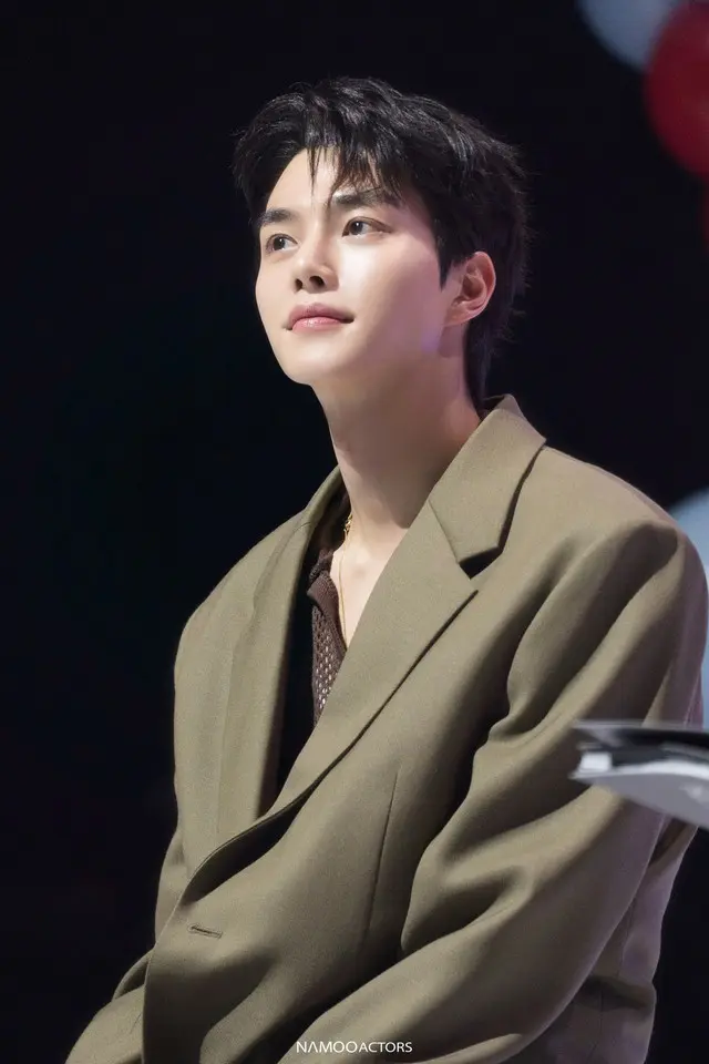 ソン・ガン、除隊後初のファンミ盛況