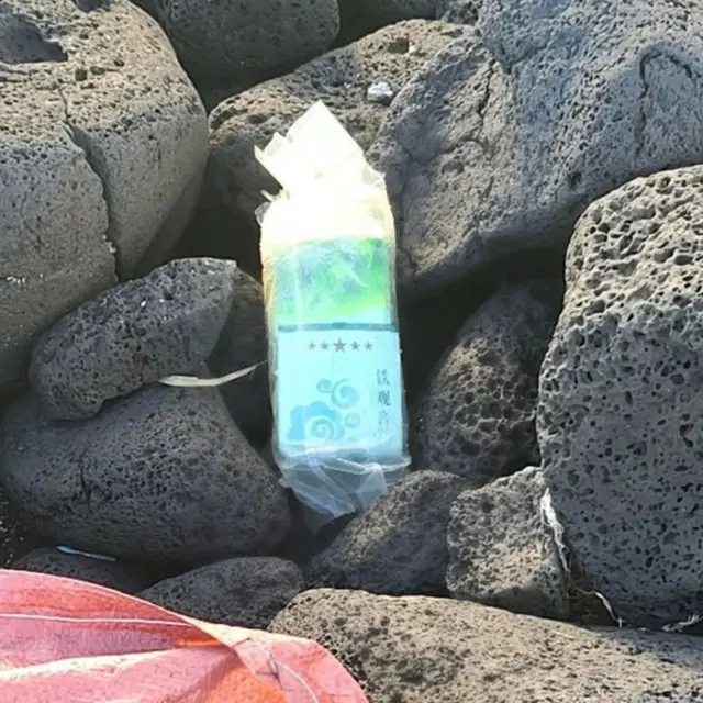 済州海岸で中国茶のパッケージに入った違法薬物が相次いで発見される＝韓国2