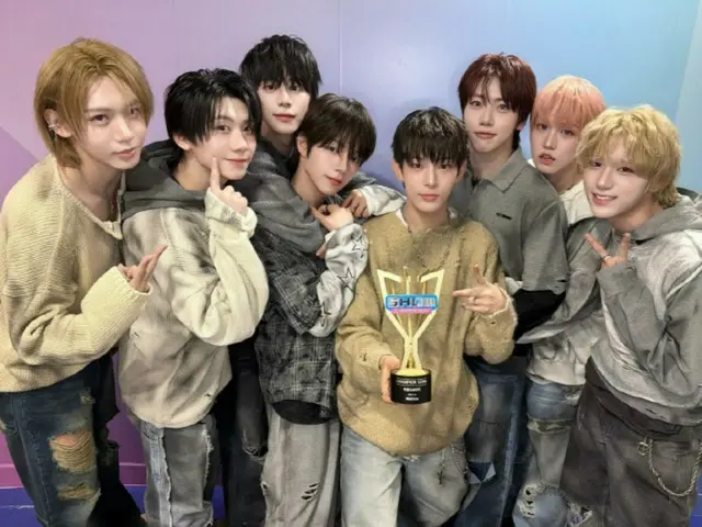 Following "AHOF" and "THE SHOW," he now also appears on "Show! Chang-Poon"... achieving two music show crowns