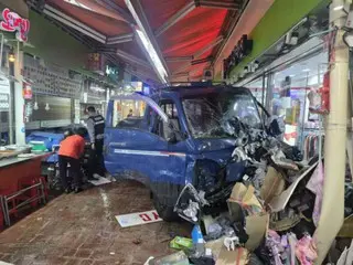 Truck runs out of control in market, leaving 21 dead and injured... Driver suffers from Moyamoya disease, but "can still drive" - South Korea