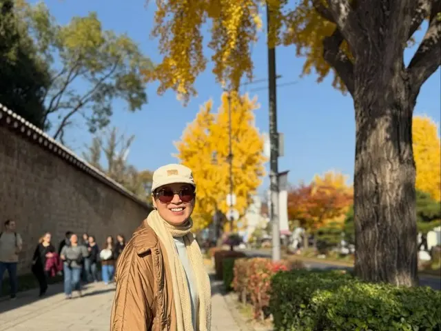 Park Mi-sun, who recently returned to the show after battling breast cancer, writes about her "feeling of happiness" as she visits autumn foliage spots, saying, "I'm enjoying this kind of leisure while still alive."