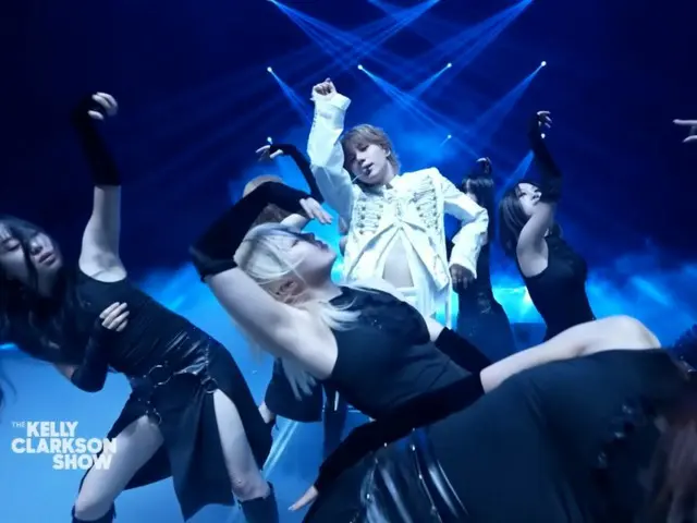 SHINee's TAEMIN makes his first US solo TV debut on "The Kelly Clarkson Show"... Global reaction also explosive