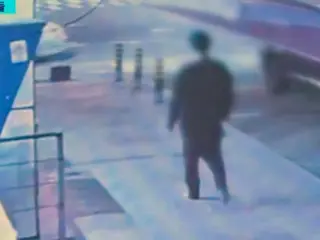 "Walking barefoot with a murder weapon"... A scene of a man in his 20s fleeing after killing his mother (South Korea)