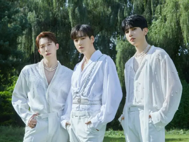 "UX1," a group featuring UKISS's Hun, Kevin, and Kiseop, will release "HALO" on the 26th.