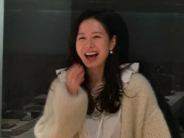 Actress Song Yeji-in is busy but she doesn't neglect her role as a wife and mother... Her cooking photos are a hot topic