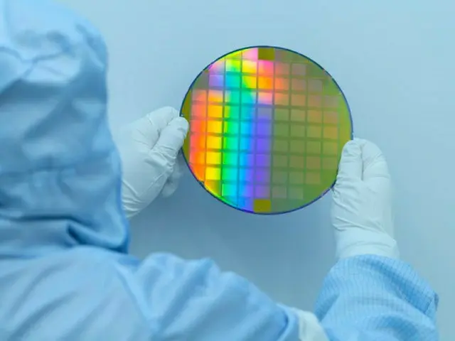 "Semiconductor exports are booming, with volume increasing this year and prices rising next year" - South Korean media