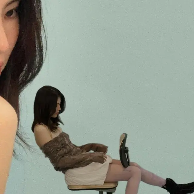 女優ハン・ソヒ、脚のタトゥーで視線釘付け…魅力的な「退廃美」の第一人者