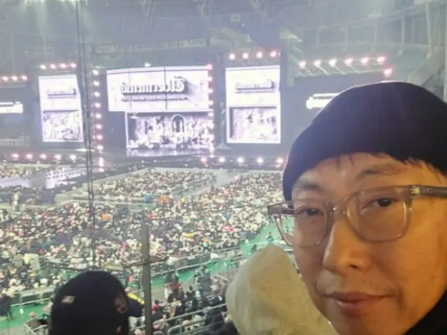 Park Myung Soo releases proof photo from G-DRAGON (BIGBANG) concert... Still a G-DRAGON fan