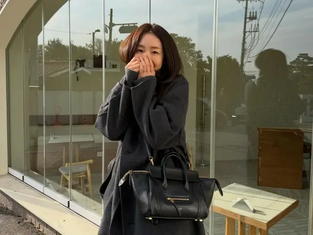 Actress Choi Ji Woo, beauty textbook... Even in her 50s, she remains the eternal "Princess Ji Woo"