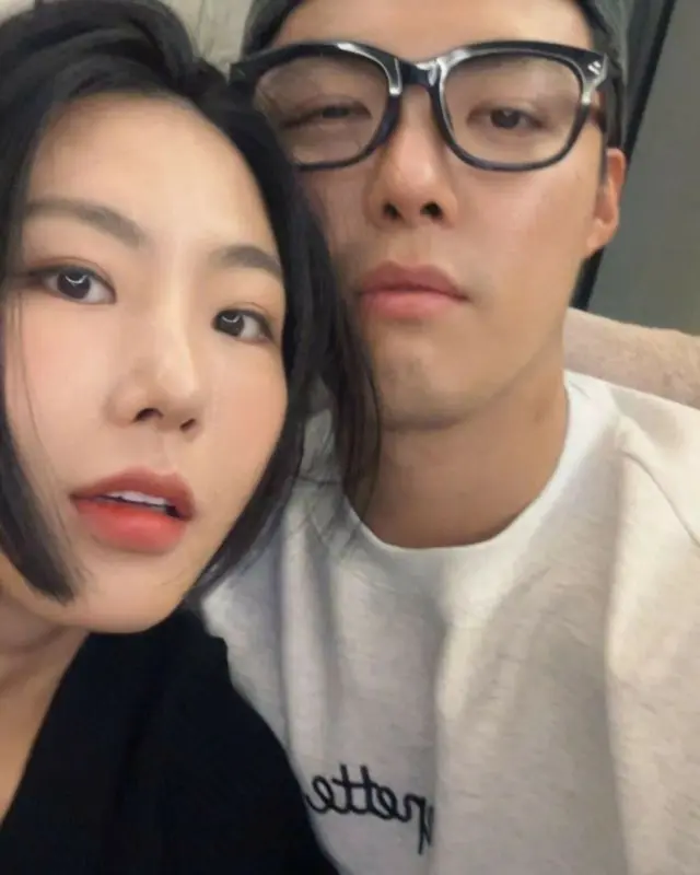 KangNam＆イ・サンファ、夫婦になって5年経ってもこんなにラブラブ…結婚記念日の甘いカップルショット