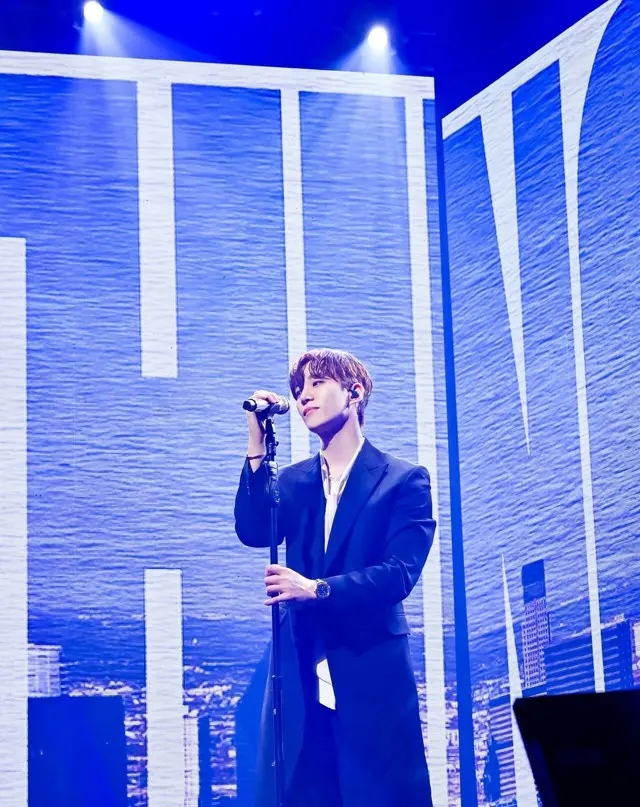 「2PM」イ・ジュノが、台北ファンの熱烈な歓声の中で初の単独ファンミーティングツアーの幕を開けた。3