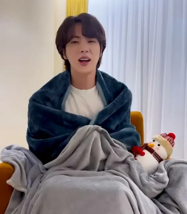 「BTS」JIN、「僕にそっくりの雪だるまを作って」