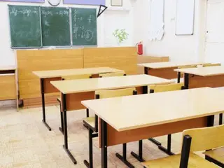 In China's Hunan province, an elementary school teacher physically punishes a child who gave the wrong answer? ...Education Bureau ``Suspended the teacher in question'' = Chinese report