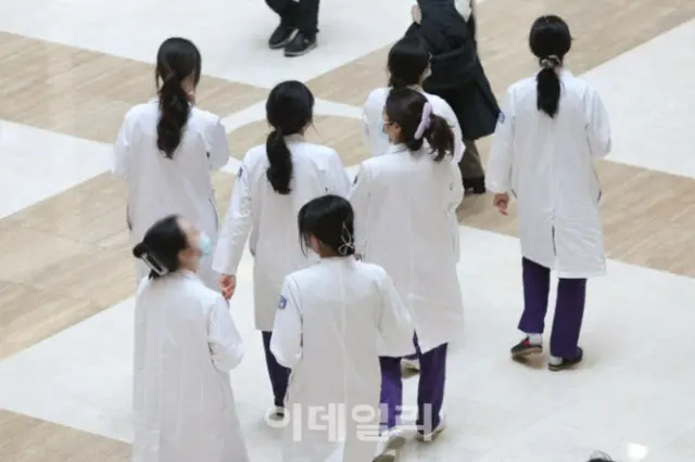 <W解説>職場復帰命令を「強制労働」と主張する韓国の研修医たち、そこに使命感はないのか？