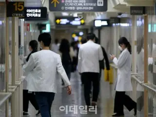 7,594 applications for valid leave of absence from medical school students...more than 40% of all enrolled students = South Korea