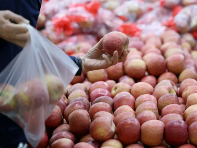 りんご小売価格、一週間で11％下がったが、卸売価格は高止まり＝韓国