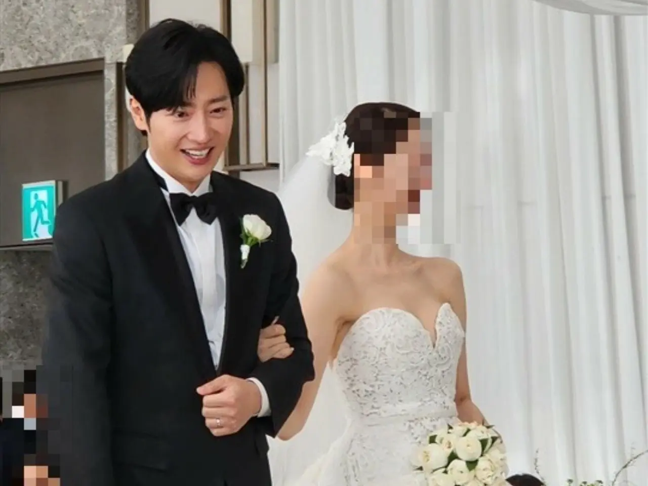 Actor Lee Sang Yeob S Wedding With His Beautiful Bride ”i Can See They Are Very Much In Love