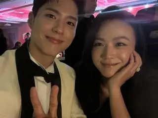 Tang Wei and Park BoGum take close-up selfie... Admire their dazzling visuals