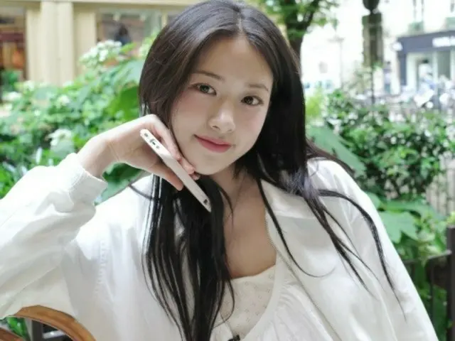 IVE's An Yu Jin shows off her pure beauty in Paris