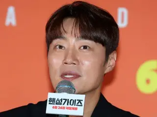 Lee HeeJun from the movie "Handsome Guys": "I can't keep up with my looks"