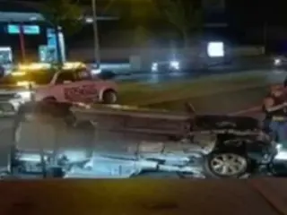 A drunk driver's Porsche crashed into a minicar... A 19-year-old driver of the minicar died in Jeonju, South Korea