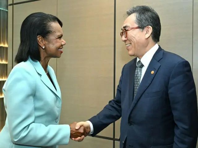 South Korean Foreign Minister meets with former US Secretary of State Rice... "Concerns over 'Russia-North Korea military cooperation'"