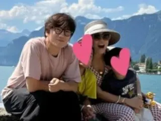 Jisung & Lee Bo Young, husband and wife, go on a happy family trip with their children... They look very close