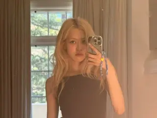 BLACKPINK's ROSE unexpectedly disappears from her underwear... is this the first time she's worn something this short?