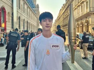 "BTS" JIN shares his thoughts after completing the Paris Olympic Torch Relay... "A meaningful moment, glory, and gratitude to ARMY"