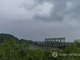 North Korea releases water from dam without prior notice in the middle of the night = South Korean authorities on "emergency response mode"