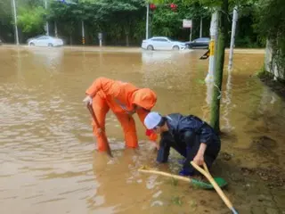 Crops the size of 1,900 soccer fields flooded...More than 800,000 livestock killed (South Korea)