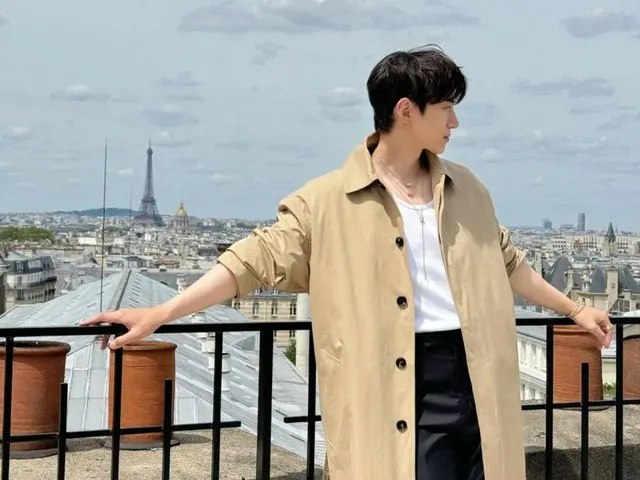 2PM's JUNHO is super cool even in behind-the-scenes shots... exuding a variety of charms