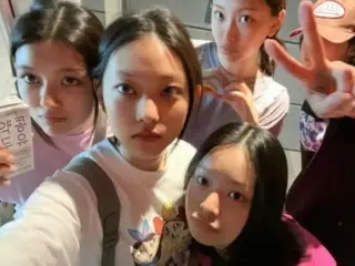 "NewJeans" is so cute without makeup... Selfie to celebrate 2nd debut anniversary