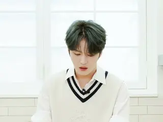 Jaejung cooks in an all-white look... This week's cast is "Stray Kids"?!