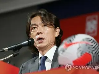 South Korea's national soccer team coach announces he will aim for the quarterfinals of the World Cup