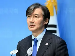 Cho Kuk, chairman of the Fatherland Reform Party, said, "I have unwavering trust with Lee Jae-myung, chairman of the Democratic Party of Korea...We need a third negotiating group" (South Korea)