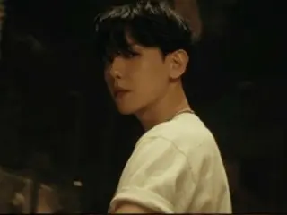 BAEK HYUN (EXO), the title song of the 4th mini album is "Pineapple Slice"...MV teaser video released