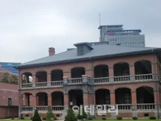 Visit the former Russian Embassy and Jungmyeongjeon Hall on Jeongdong-ro, a popular autumn walking trail in Seoul (South Korea)