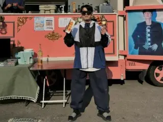 Actor Choi Hyun Wook thanks (G)I-DLE's Soyeon for the snack truck...Followers take note of their heartwarming friendship