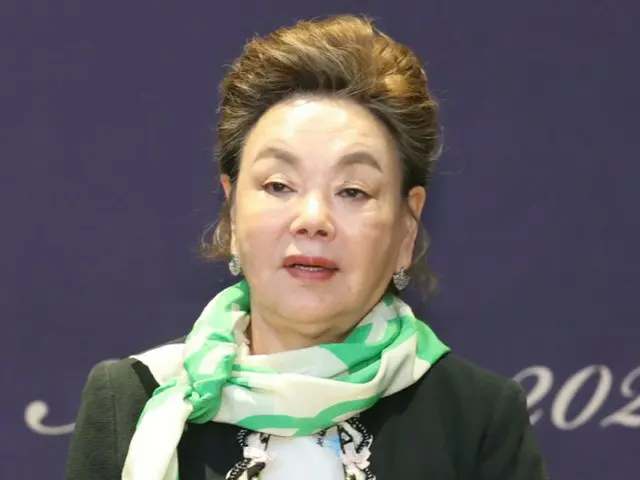 Veteran actress Kim Su Mi's swollen face and awkward speech raise health concerns...son says she's "no problem"