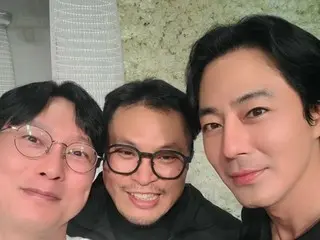 Actor Jo In Sung is super handsome even in casual photos...A mid-autumn celebration meeting with the TV series "Moving" team?