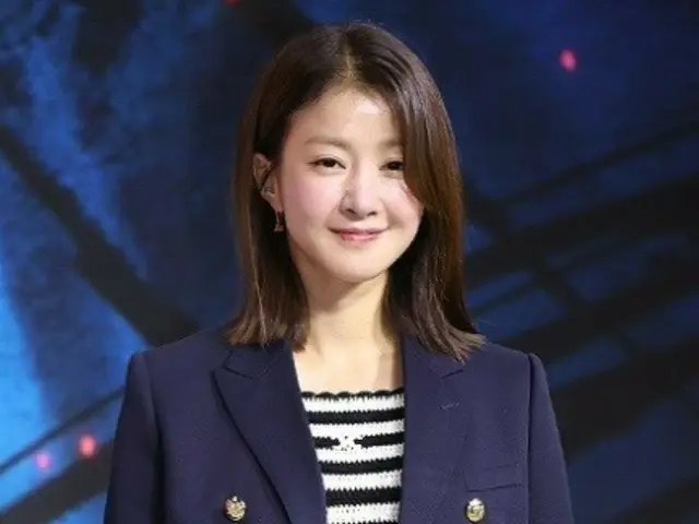 "Unfollow" actress Lee Si Young, posts "evidence photo of visit to Takeshima" and receives criticism from Japan... War of words with Korean fans