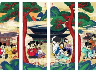 Mickey Mouse visits the palace among folding screens and white porcelain = Korea