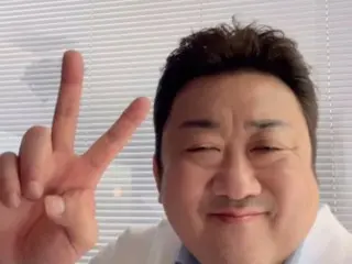 Actor Ma Dong Seok, "Ma-Bly" is full of power... The monster detective from the movie "The Outlaws" makes a cute V sign