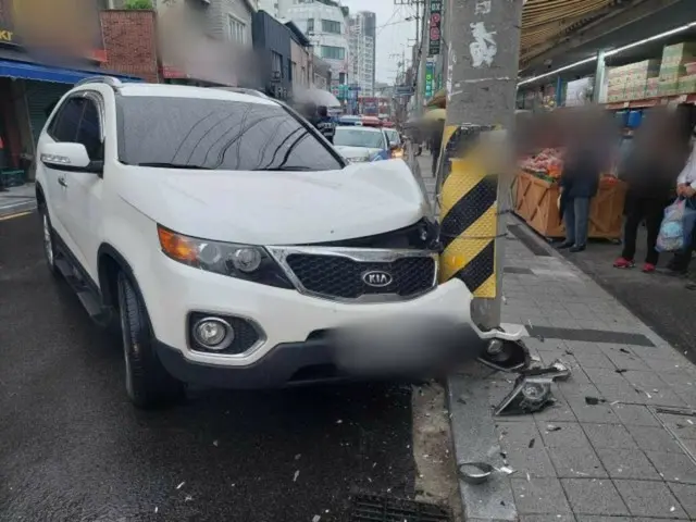 A man in his 30s who crashed into a utility pole and fled the scene for "driving without a license" was arrested seven hours later in South Korea